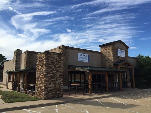 1700 Airport Fwy, Bedford, TX 76022